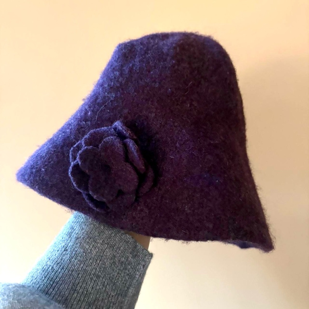 Vintage Barbour lambswool eggplant purple bucket hat